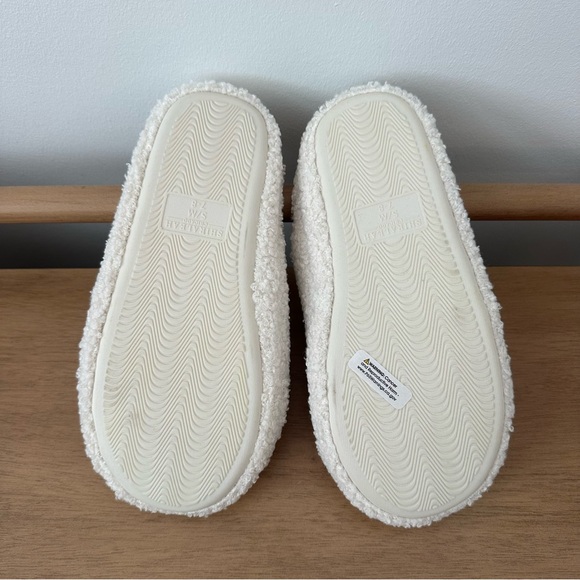 NWOT Hey Boo Cozy White Slippers size S/M aka 7/8 - Picture 3 of 6